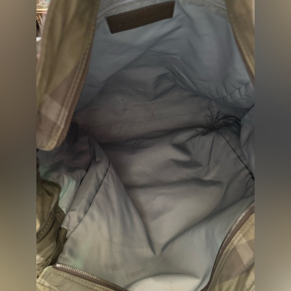 BURBERRY NYLON TOTE - Picture 6 of 8